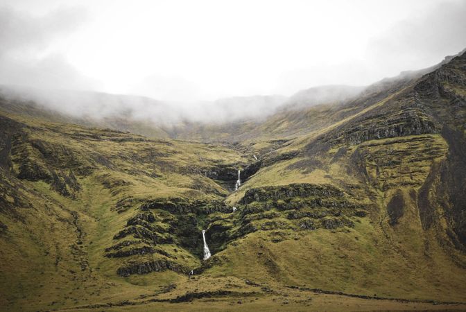 Calmness Mountain Under Clouds Photo