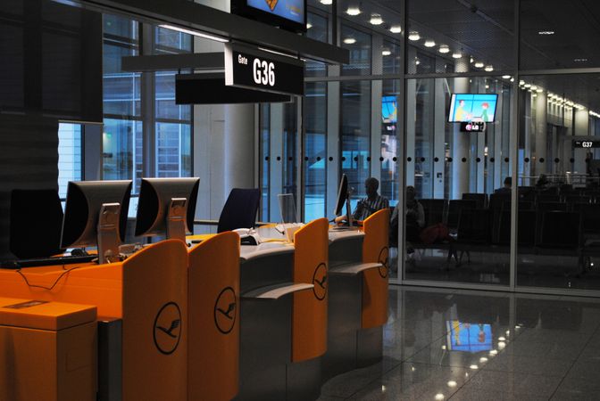 Munchen: Lufthansa at terminal of the airport Photo