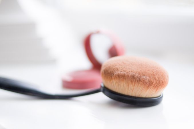 Selective Focus Photography Of Makeup Brush Photo