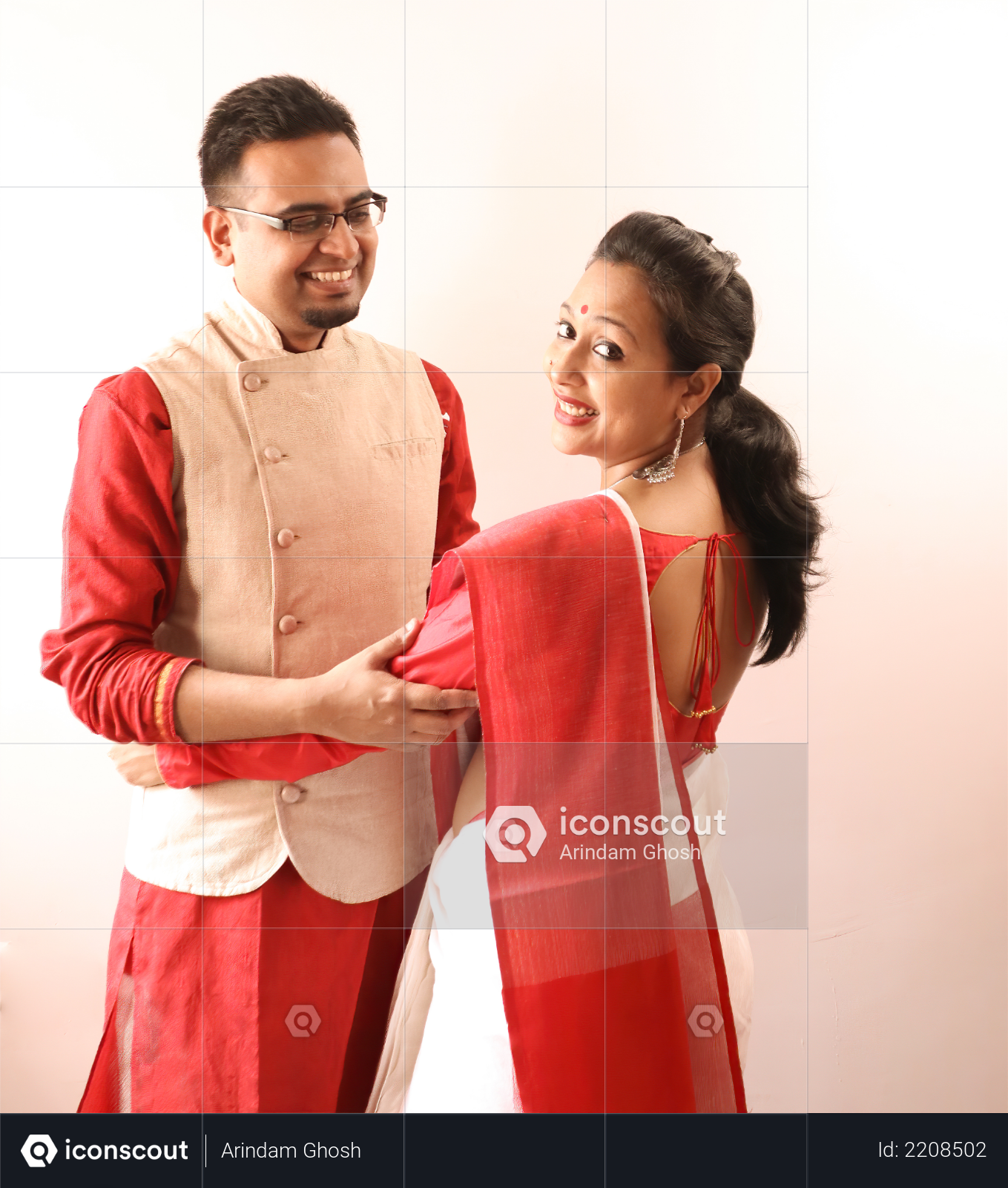 Lovely Indian couple in matching wedding outfits | Photo 83272